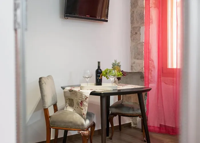 Aparthotel Vintage House Al Pozzo 4*